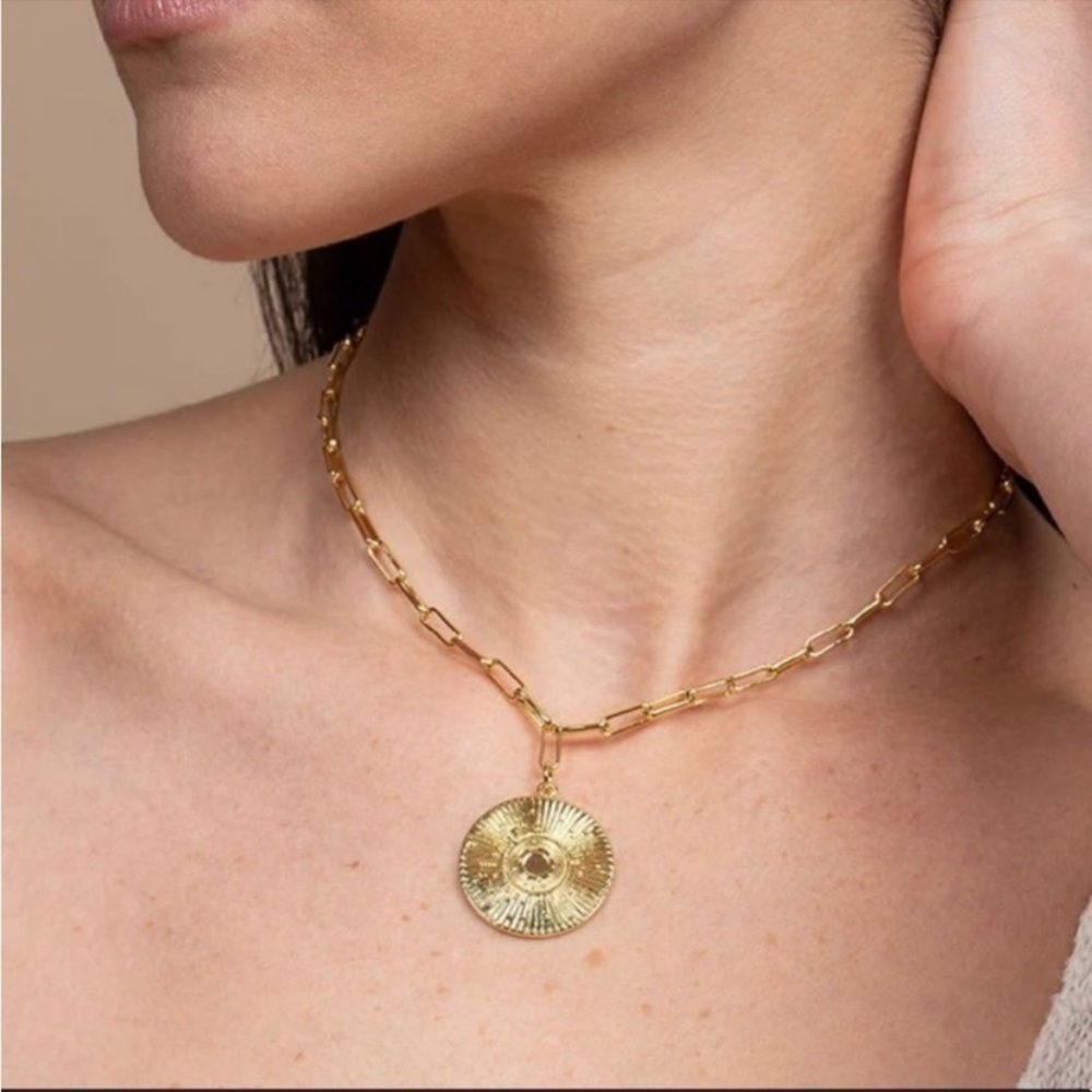 NWT Uncommon James Gold Medallion Necklace 15" - 17" Lobster Clasp - Picture 2 of 9